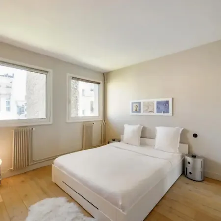 Beautiful 1 Bedroom Near Eiffel Tower